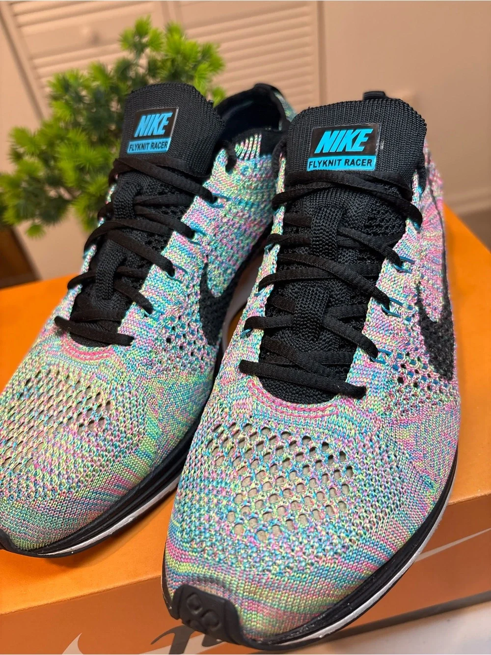 Nike Multicolor Flyknit Racer Men’s size 8 running shoes *Rare* Like New